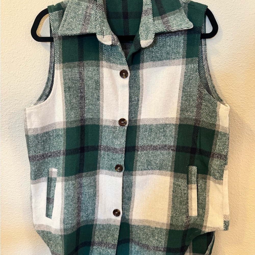 Green Plaid Sleeveless Vest